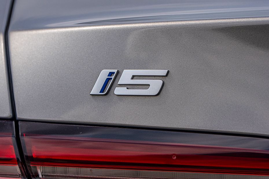 Model Badge Image of i5 LWB