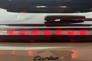 Model Badge Image of Cayenne Electric