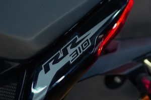 Model Badge of Apache RR 310