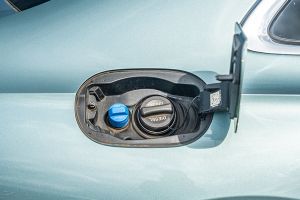 Fuel Lid (Open) Image of E-Class