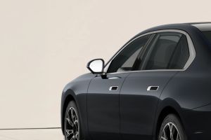 Outside Mirror Glass Image of 7 Series