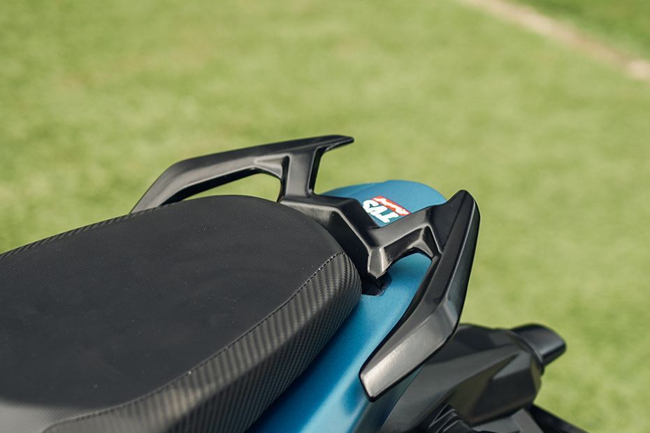Pillion Grab Rail of Apache RTR 160 4V