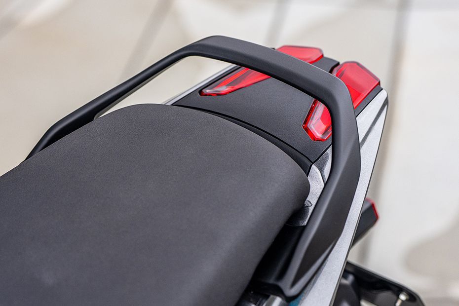 Pillion Grab Rail of Pulsar 125