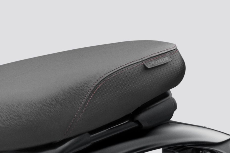 Pillion Seat of Ronin