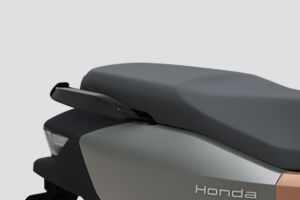 Pillion Seat of QC3