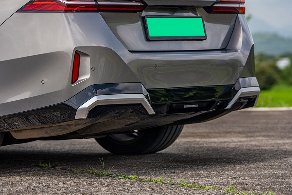 Rear Bumper Image of i5 LWB