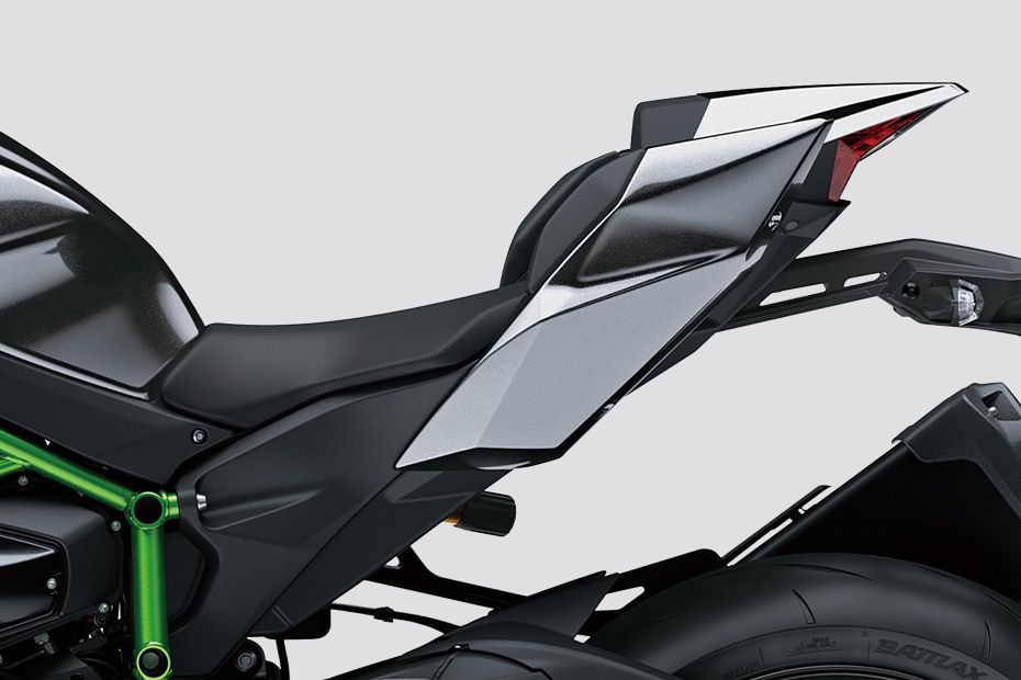 Rear Fairing of Ninja H2