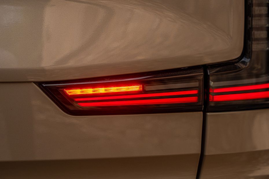 Rear Fog Lamp Image of EX90