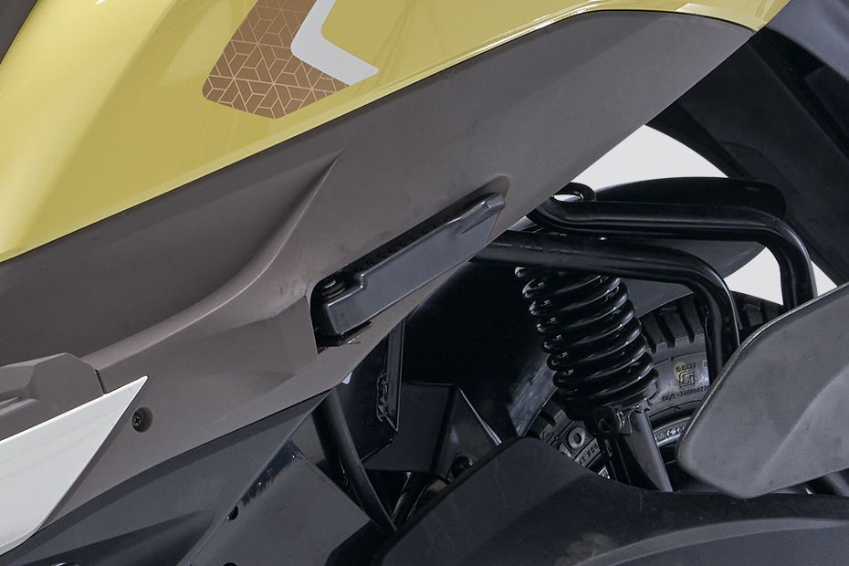 Rear Footpeg of Magnus Neo