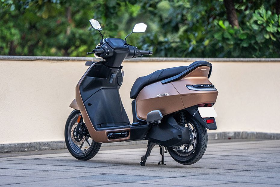 Rear Left Three Quarter View of Konarc