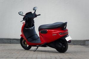 Rear Left Three Quarter View of Wave