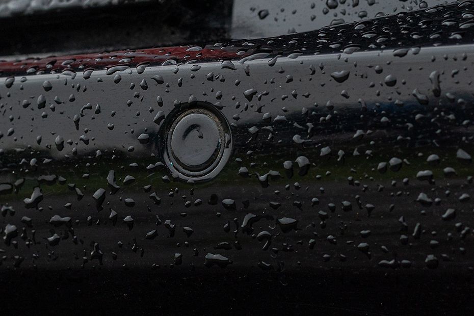 Rear Parking Sensors Image of BE 6