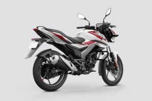 Rear Right Three Quarter View of Pulsar 150