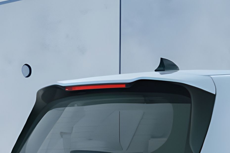 Rear Spoiler Image of Limo Green