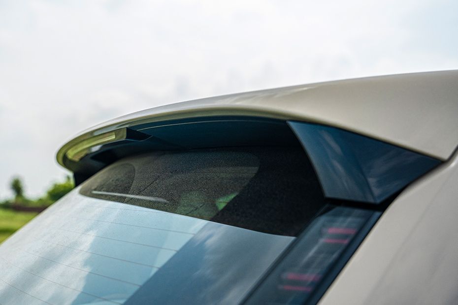Rear Spoiler Image of EX90