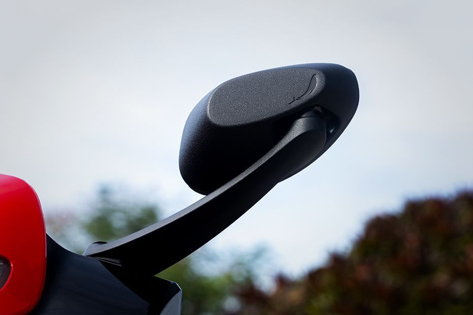 Rear View Mirror(Front View) of Model_