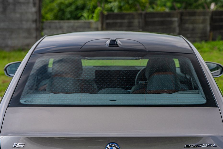 Rear WindShield Image of i5 LWB