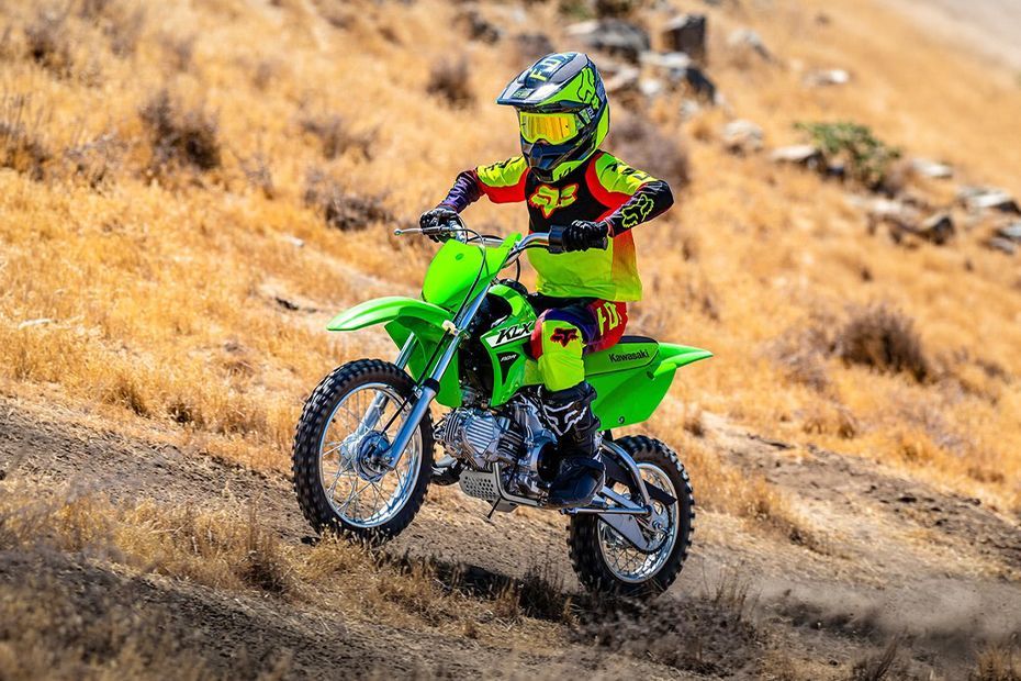 Riding: Front Left Quarter View of KLX110R L