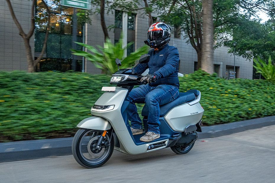 Riding: Front Left Quarter View of Konarc