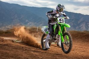Riding: Front Right Quarter View of KX 450