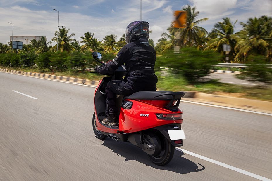 Riding: Rear Left Three Quarter View of Wave