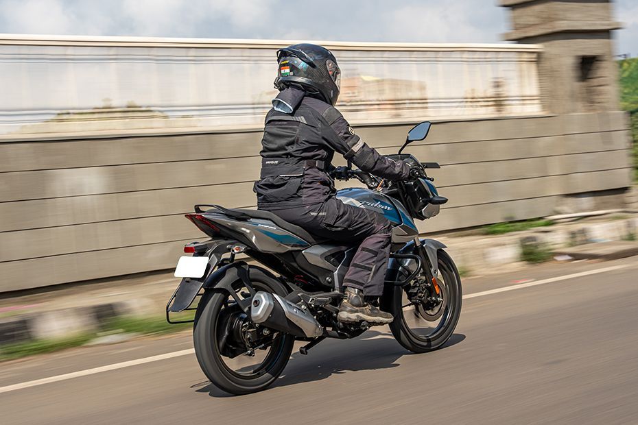 Riding: Rear Right Three Quarter View of Pulsar 125