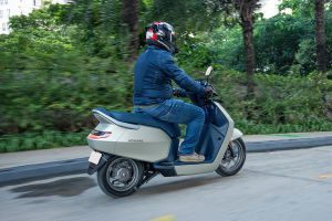 Riding: Rear Right Three Quarter View of Konarc