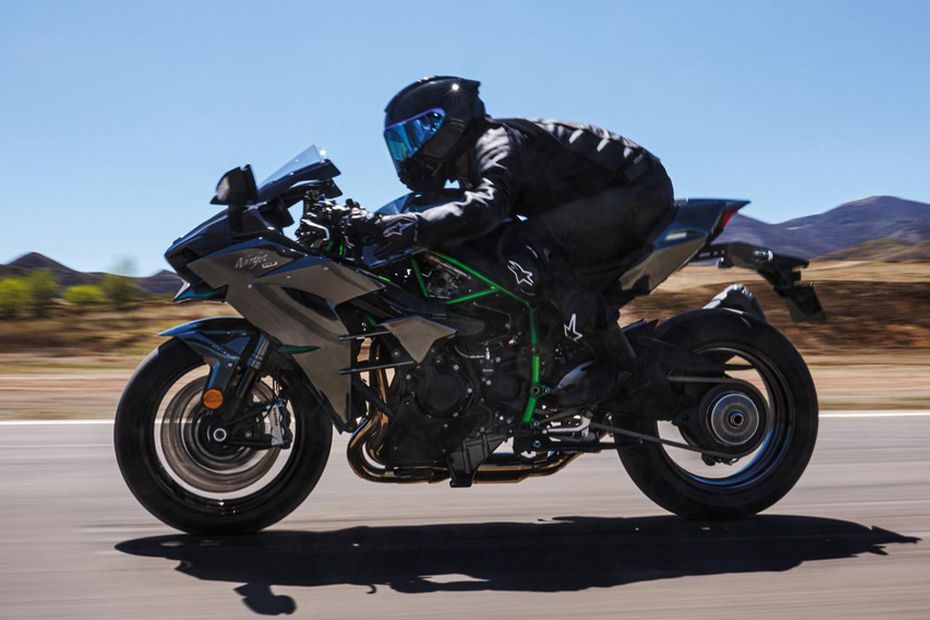 Riding: Side Profile(Left)View of Ninja H2