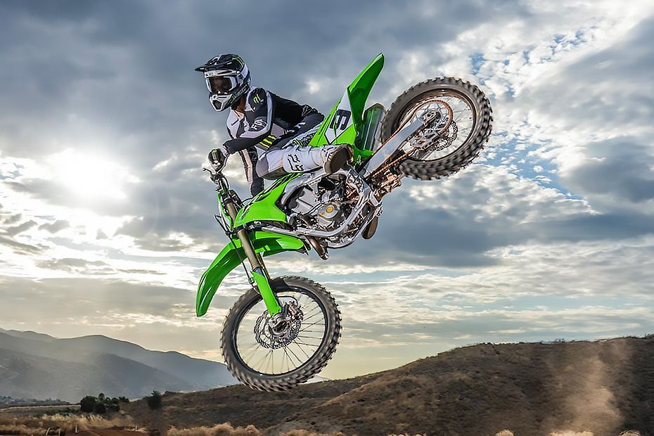 Riding: Side Profile(Left)View of KX 450