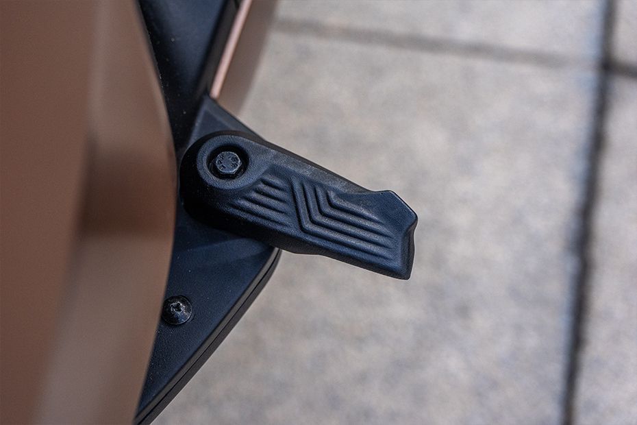 Right Footpeg of Model_