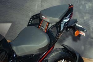 Seat of Apache RR 310