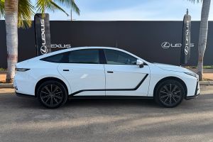 Side Profile View (Right) Image of ES 350h