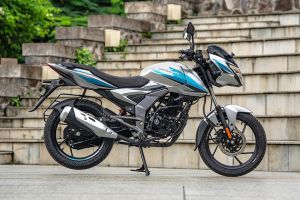 Side Profile View (Right) of Pulsar 125