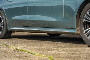 Side Skirt Image of E-Class
