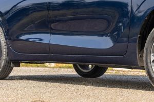 Side Skirt Image of Baleno