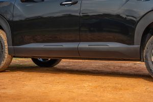 Side Skirt Image of Hector Tomahawk EV