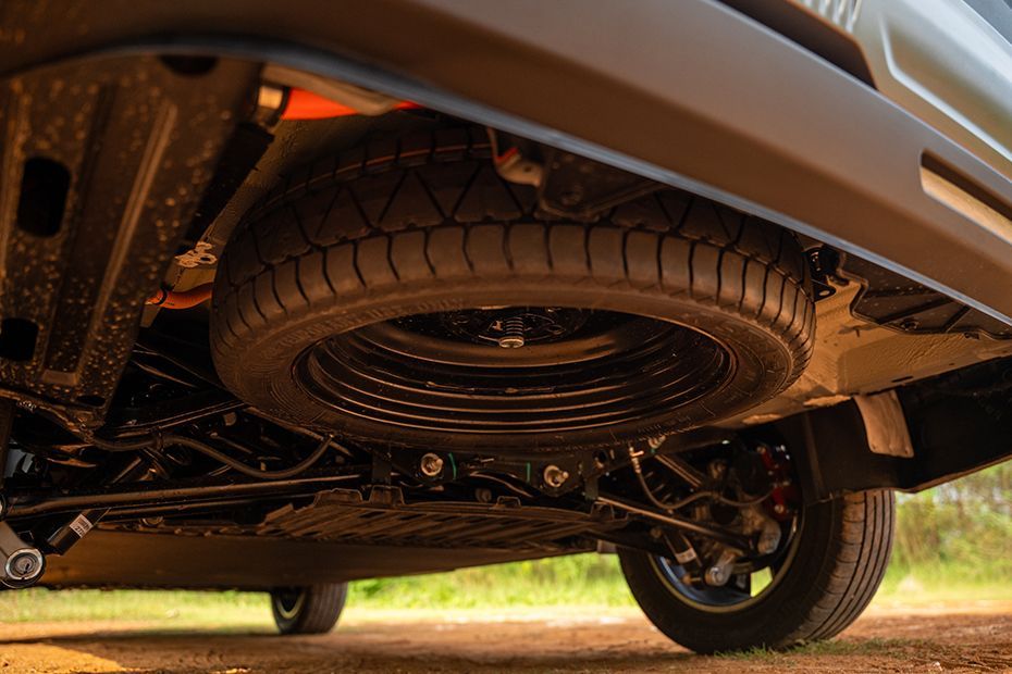 Spare Tyre Image of Hector Tomahawk EV