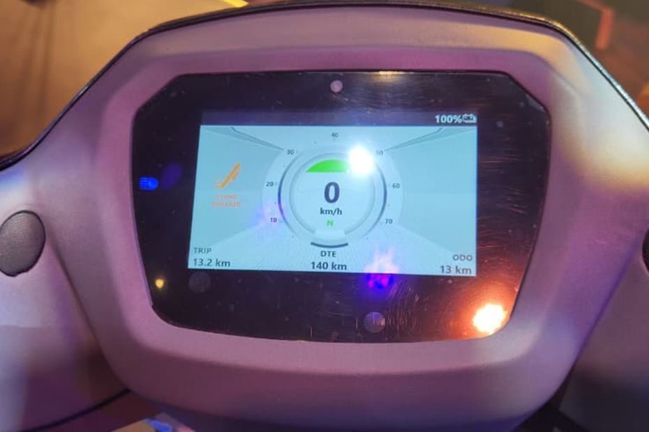 Tachometer of C12 MaxR