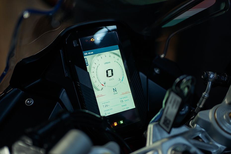 Tachometer of Apache RR 310