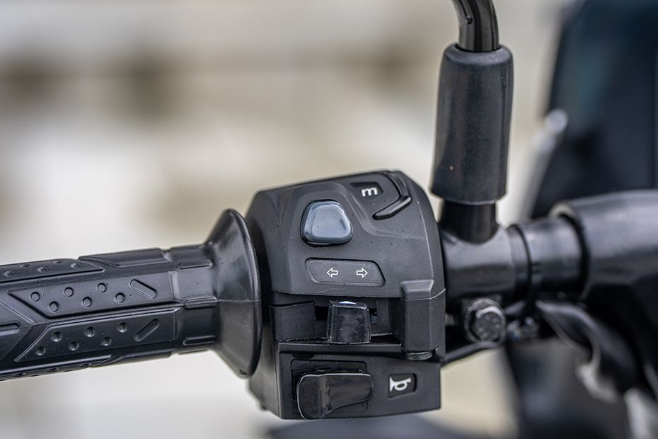Turn Indicator Switches of Pulsar 125