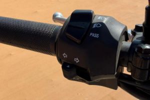 Turn Indicator Switches of Himalayan 440