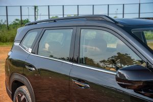 Window Line Image of Hector Tomahawk EV
