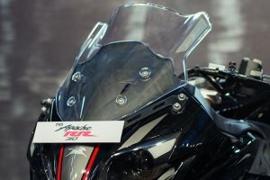 Windshield View of Apache RR 310