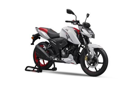 Tvs Apache Rtr 160 4v Special Edition On Road Price Apache Rtr 160 4v Top Model Special Edition Images Colour Mileage