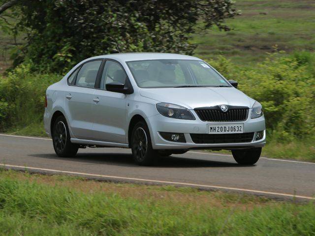 Skoda rapid black edition