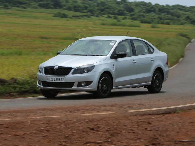 Skoda rapid black edition