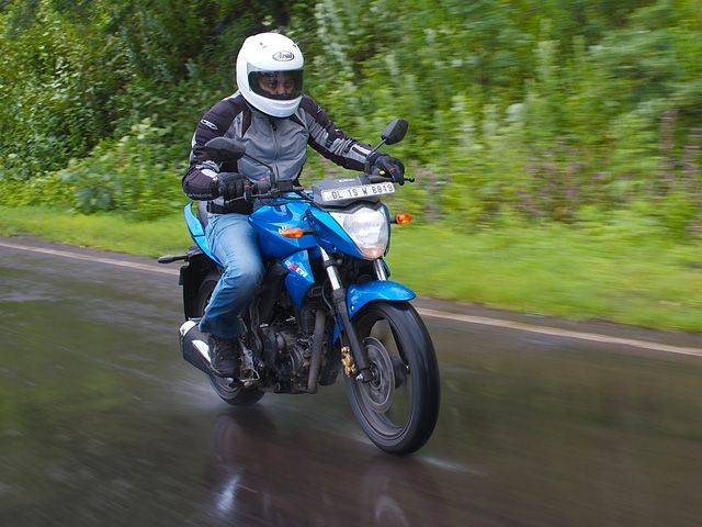 suzuki gixxer first model