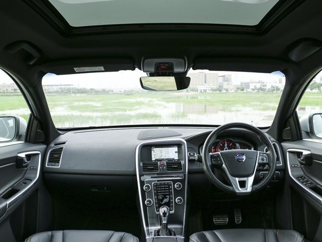 Volvo Xc60 Vs Bmw X3 Interior Comparison Photo Gallery