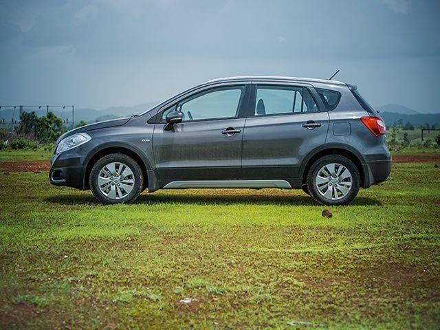 Maruti Suzuki S-Cross: Exterior Review Photo Gallery