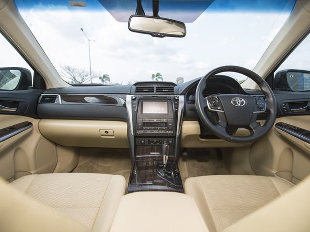 2015 Toyota Camry Hybrid Review Interior Gallery Zigwheels